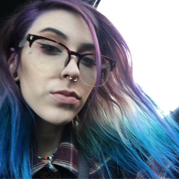 Meet your Posher, Chloe - Picture 4 of 11